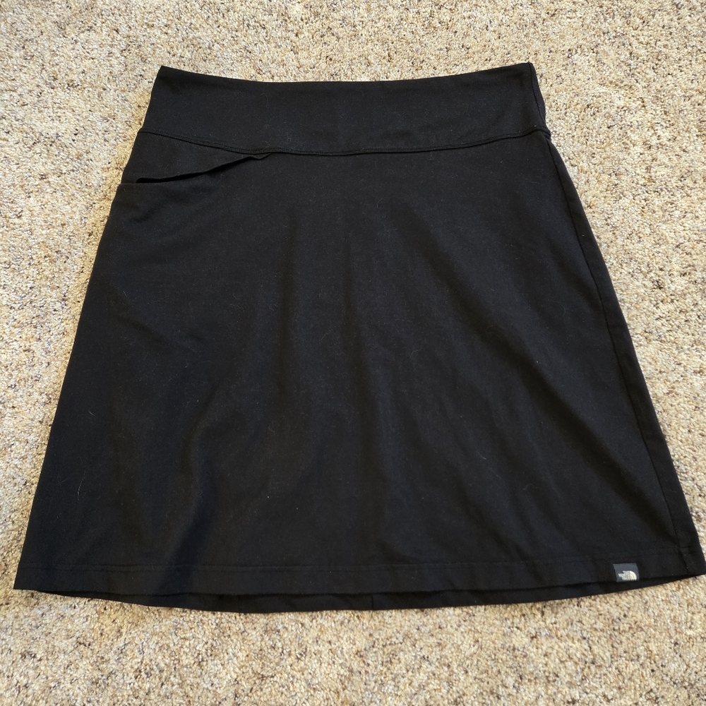 The North Face Black Athletic Skirt Size Large‎